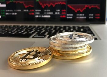 Understanding Cryptocurrency: Essential Risks and Opportunities Explained